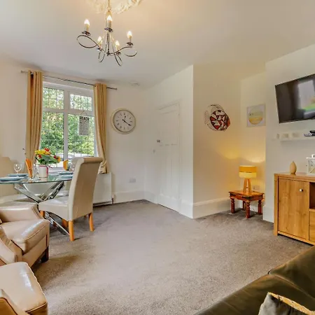 2 Bed In Filey Oc-77711 *